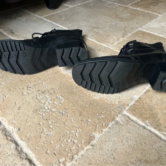 Sorel Black Lace Up Waterproof Boots for Women - Picture 7 of 9